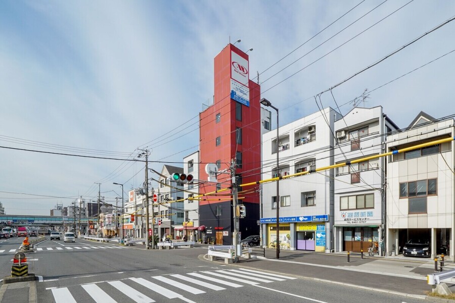 Whole Building Apartment to Buy in Osaka-shi Konohana-ku Interior