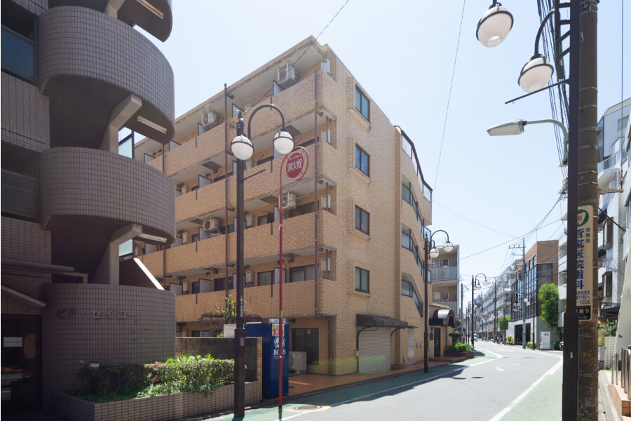 1R Apartment to Buy in Shinagawa-ku Exterior